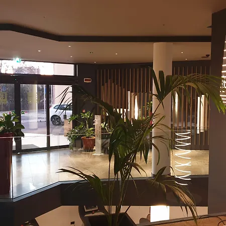 Aparthotel Elite & 4*